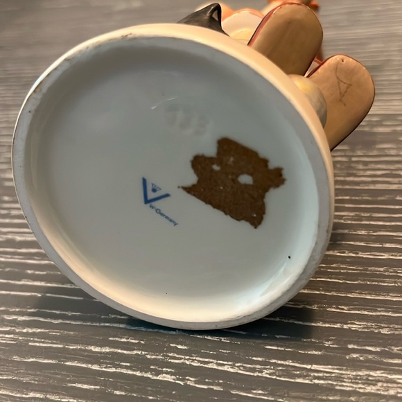 Vintage M.I. Hummel # 133 Mother’s Helper figurine. TMK 3 1960’s - Picture 8 of 8